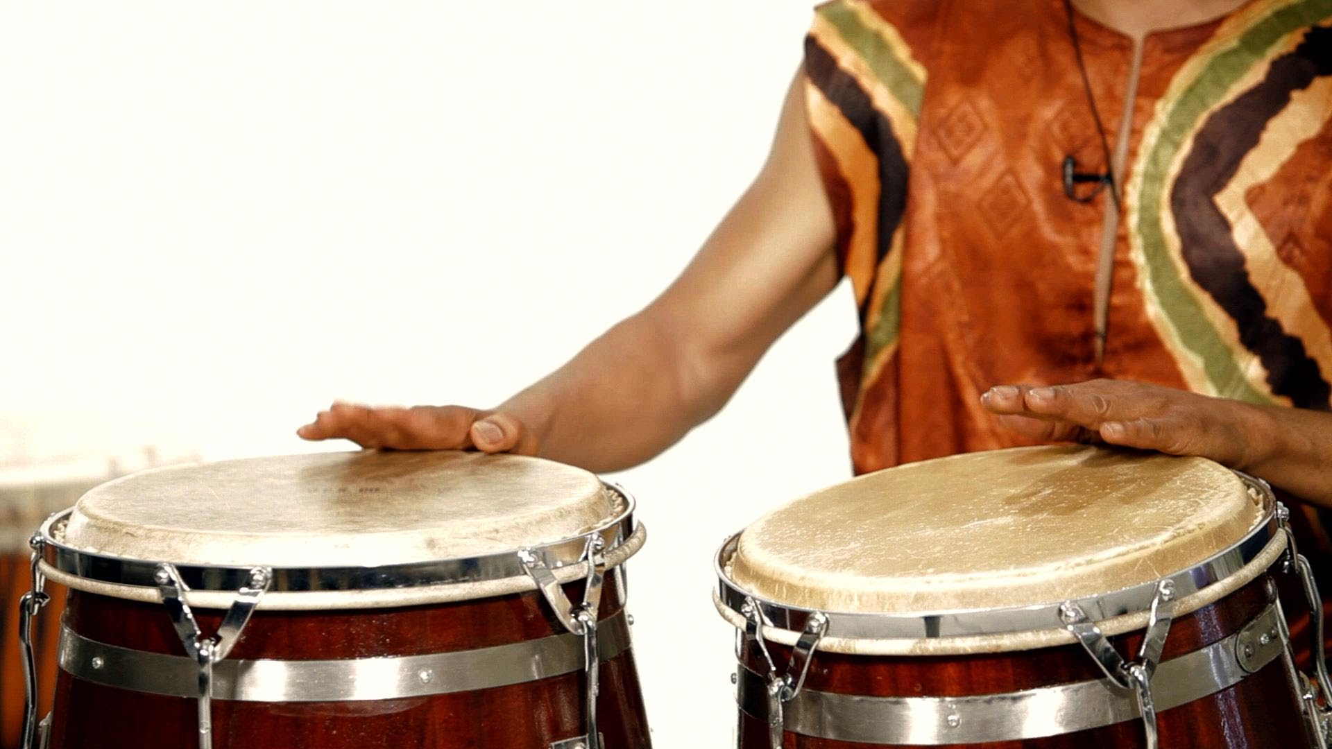 Барабан играть музыка. Африканские барабаны африканец. Барабан. Говорящие барабаны. Боевые барабаны.
